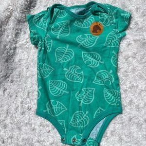 Box Lunch Exclusive Animal Crossing Leaf onesie 💚💛